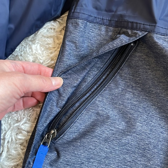 Boys North Face jacket - Picture 3 of 8